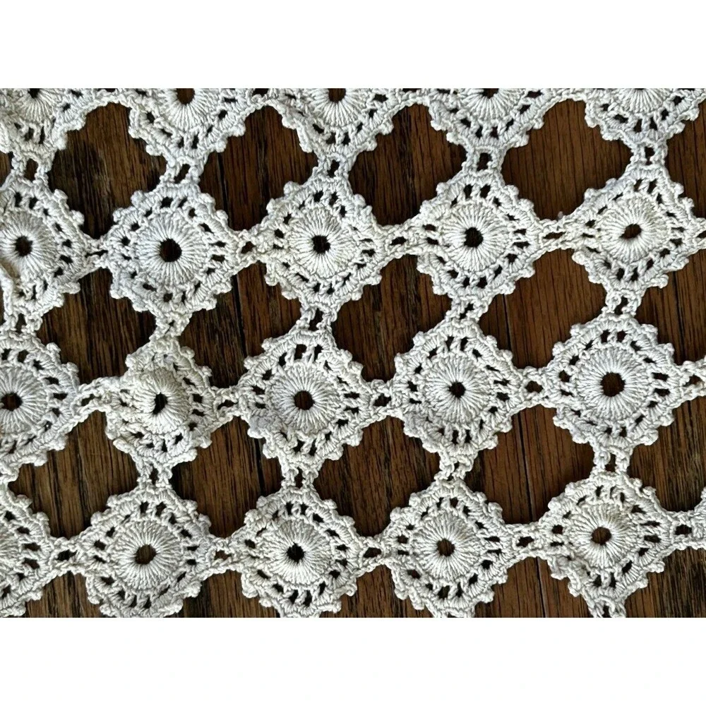 Vintage Crocheted Tablerunner Lace Doily Ivory Country Farmhouse Cottage